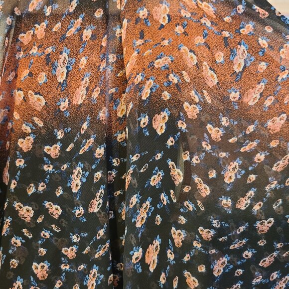 BCBGeneration Halter Top Size M - Picture 8 of 8